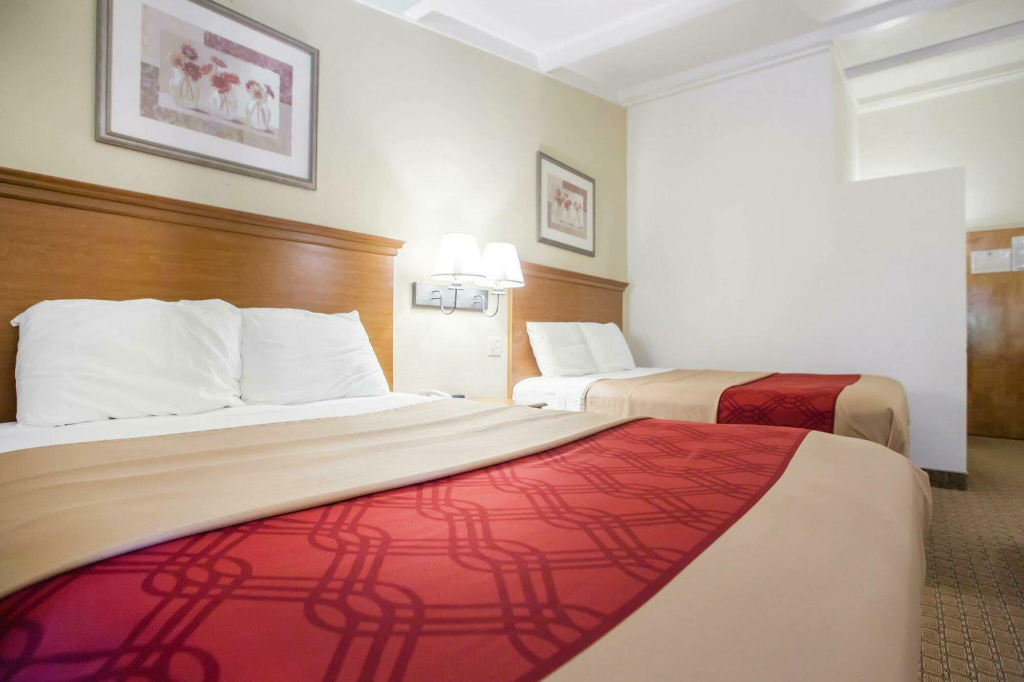 Mho Hotel Bordentown Extérieur photo
